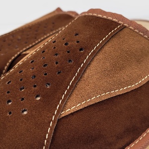 Papuci de Casa din Piele Întoarsă Model 'Manhood' Soft Brown - Prezentare detalii piele întoarsă papuci.