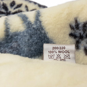 Patura din Lana Naturala de Oaie 100% Model 'Happy Winter' Marime 200 x 220, 1 Bucata