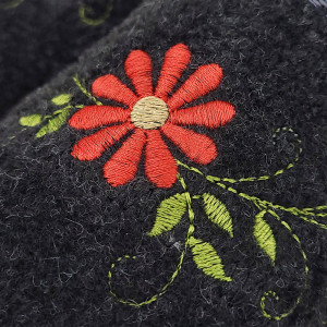 Papuci de Casa din Postav Imblaniti cu Lana de Oaie 'Retro Bouquet' Black