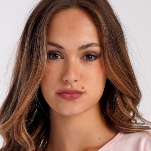 Pijamale Dama din Bumbac 100% Vienetta, Model 'Live the Dream' Pink. Prezentare model.