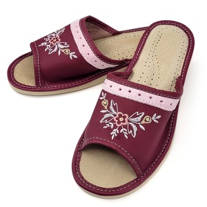 Papuci de Casă Damă Piele Naturală 'Mehar Burgundy' - Prezentare din semiprofil.