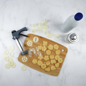 Aparat tip pistol pentru biscuiti si ornare patiserie, 22 accesorii, Happymax