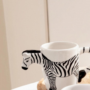 Cana ceramica 3D, 300 ml, 8x16x10 cm, zebra, Happymax, cana ceramica 3D, cana design zebra, cana safari, cana aventura africana, cana cafea tematica, cana ceai exotic, cana Happymax, cana dolomit, cana decorativa, cadou iubitori natura, accesoriu bucatari