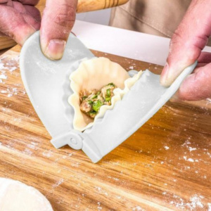 Forma pentru ravioli sau gnocchi 15x9,2x2,7 cm, Quttin, forma pentru ravioli, forme pentru tascute, forma pentru paste ravioli,forma ravioli gnocchi, instrument copt ravioli gnocchi, ustensila casnica ravioli gnocchi, forma casnica pentru preparate italie