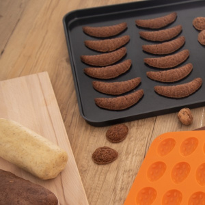 Forma de silicon pentru biscuiti mari HAPPYMAX.RO