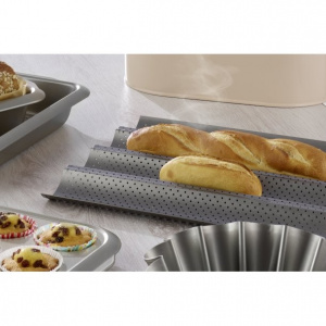 Tava de copt pentru 4 baghete, otel carbon perforat, 38 x 33 x 2,5 cm, tava baghete, tava perforata baghete, tava preparare baghete, tava cuptor pentru baghete