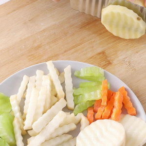 Cutit pentru felii ondulate, cartofi si legume, 28,5 cm, Quttin, cutit felii ondulate cartofi, branza si legume
