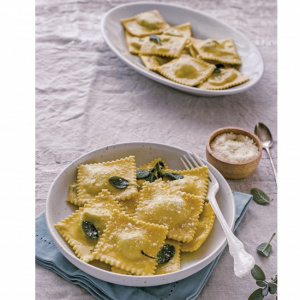 Forma pentru 10 ravioli, cerc, 26.5x11x2.2cm, Happymax, Forma ravioli cerc Forma ravioli rotunda Forma pentru ravioli in forma de cerc Forma pentru ravioli circulara Forma pentru ravioli umplut cu cerc Forma profesionala pentru ravioli in forma de cerc Fo