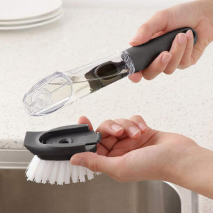 Perie de vase cu maner rezervor detergent . Perie spalat vesela cu dispenser detergent lichid,Perie de vase cu maner si rezervor detergent Perie pentru spalarea vaselor cu maner si recipient pentru detergent Perie de curatat vase cu rezervor pentru deterg