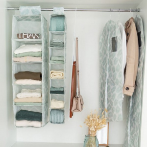 Organizator vertical textil, etajera suspendata 7 compartimente 105x30x15 cm-Palma, raft vertical flexibil cu 7 compartimente etajera materila textil, etajera textila, etajera verticala bara sifonier, etajera verticala pentru sifonier, organizatoare stend