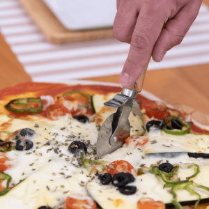 Set platou bambus servire pizza si rola taiere pizza, 35 cm