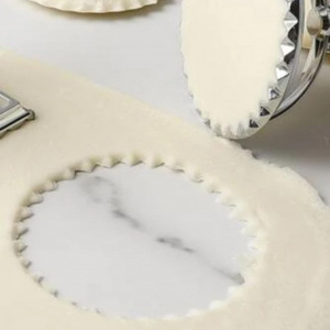 Decupator aluat pentru ravioli, cerc, inox 15x6,5 cm, Happymax, forma pentru ravioli, forme pentru tascute, forma pentru paste ravioli,set forme pentru ravioli,matrita formare ravioli,piese pentru coltunasi paste ravioli sau gnocchi