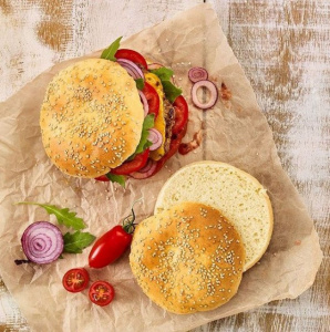 Tava perforata pentru hamburgeri la cuptor, 28x28x2.5cm, Happymax, tava perforata pentru hamburgeri, tava antiaderenta hamburgeri, tava cuptor hamburgeri, tava hamburgeri 28x28, tava hamburgeri otel carbon, tava xynflon, tava gatit carne, accesorii bucata
