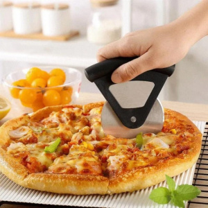 Feliator pentru pizza Quttin, happymax.ro Cutter pentru pizza, taietor pizza, feliator pizza, cutit pentru pizza, Feliator pentru pizza, Quttin,Feliator pizza, Instrument pentru taiat pizza, Cutit pentru pizza, Feliator profesional de pizza, Unelte pentru