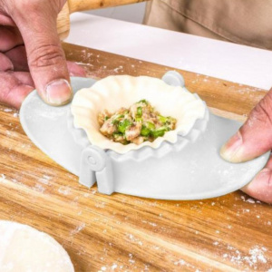 Forma pentru ravioli sau gnocchi 15x9,2x2,7 cm, Quttin, forma pentru ravioli, forme pentru tascute, forma pentru paste ravioli,forma ravioli gnocchi, instrument copt ravioli gnocchi, ustensila casnica ravioli gnocchi, forma casnica pentru preparate italie