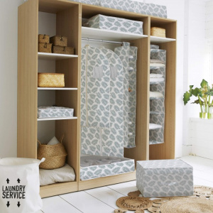 Organizator vertical textil, etajera suspendata 7 compartimente 105x30x15 cm-Palma, raft vertical flexibil cu 7 compartimente etajera materila textil, etajera textila, etajera verticala bara sifonier, etajera verticala pentru sifonier, organizatoare stend