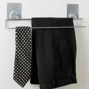 Suport pantaloni si cravate cu autocolant repozitionabil
