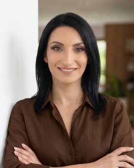 Diana, Country Home