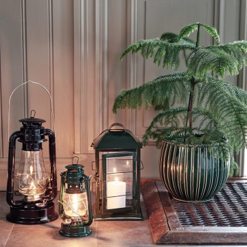 Felinar vintage negru cu petrol, din metal și sticlă, cu detalii aurii, capac de siguranță și fitil inclus, „Hurricane Lantern Black Large" - Img 4