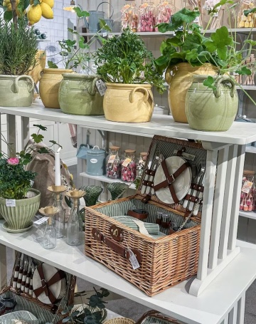 Ghiveci din ceramică glazurată manual 2L verde deschis înalt, „Brobacka" - Img 3