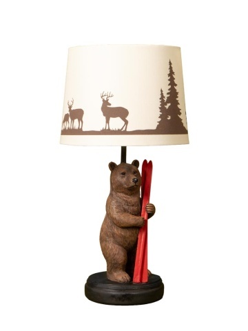 Lampă de masă din bumbac cu imprimeu, cu structură din rășină maro în formă de urs cu schiuri, finisaj patinat, 43×22 cm, „Chalet"