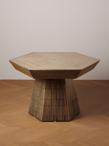 Măsuță de cafea hexagonală din bambus, natur și negru, cu model chevron și bază evazată, 45 x 74 cm, „Louxor” - Img 3