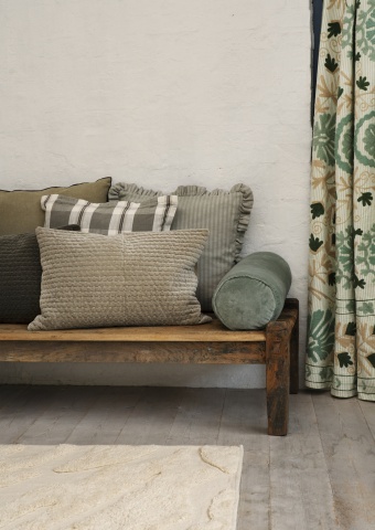 Pătură din bumbac brodată manual cu motive suzani, 130×180 cm, „Suzani Green" - Img 2