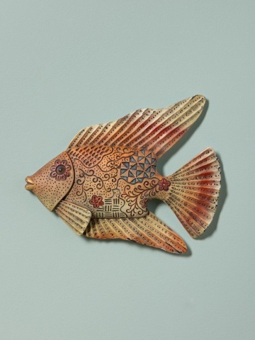 Set 2 decorațiuni de perete pește din rășină, design tribal, H25,5 cm - Img 3