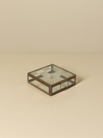 Set 3 cutii decorative din sticlă transparentă și metal auriu, capac cu balama și model în carouri mate, mâner inel, finisaj antichizat, 11 x 25 x 20 cm, „Damier” - Img 4