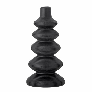 Sfeșnic din lemn, negru, cu formă sculptată din inele suprapuse, finisaj lăcuit, 27,5 x 13,5 cm, „Ari”