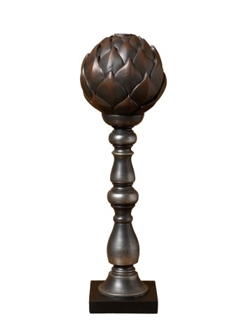 Sfeșnic din rășină cu glob decorativ în formă de anghinare sculptată, auriu-argintiu, finisaj patinat negru, 42,5×13 cm, „Artichoke"