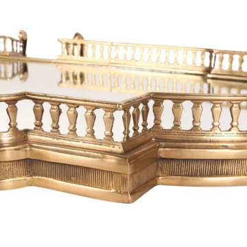 Tavă din alamă, auriu, cu fund din oglindă, balustradă cu baluștri și trepte sculptate, 8 x 85 x 51 cm, „Bérénice” - Img 3