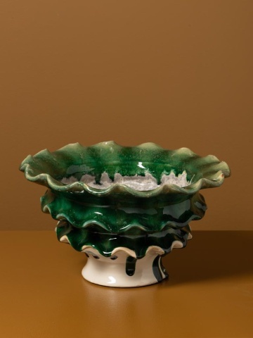Bol pentru fructe din ceramică artizanală natur cu margini sculptate ondulat, verde, 18,5 × 33 cm, „Corola" - Img 5