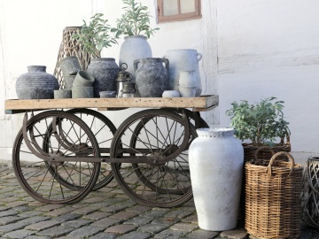 Consola din lemn reciclat de mango , cu 4 roti, aspect rustic industrial - Img 3