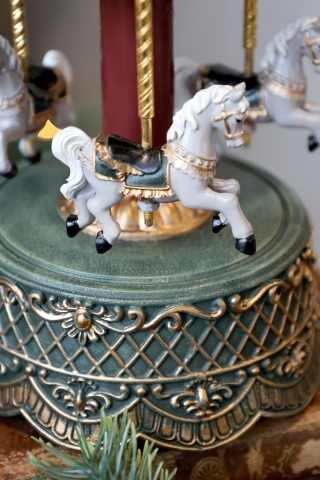 Cutie muzicală carusel din rășină, pictată manual, „Noël Music Box” - Img 4