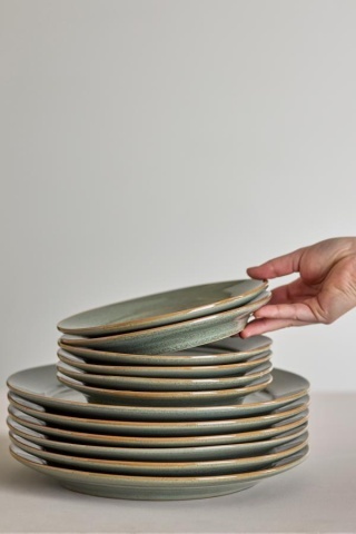 Farfurie din ceramică verde cu finisaj artizanal și margine maro, 28 cm, "Pixie" - Img 2
