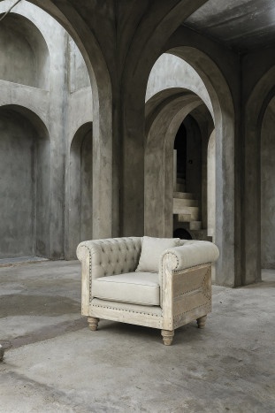 Fotoliu Chesterfield verde salvie din stofă și iută, cu structură din lemn masiv de mango, 101×90×79 cm, „Kensington" - Img 2