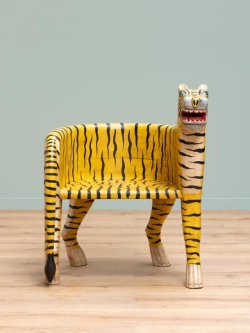 Fotoliu sculptural din lemn de mango în formă de tigru, orientare stânga, „Tiger” - Img 3