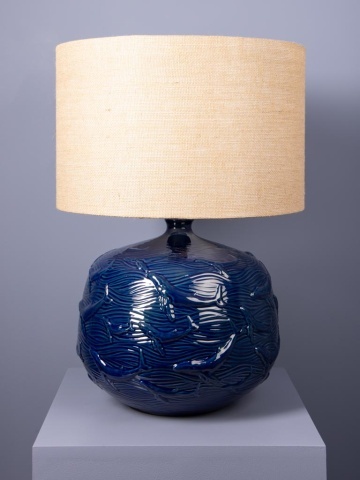 Lampă de masă din iută naturală, cu structură din ceramică albastră, finisaj lucios, 70×50 cm, „Azula" - Img 4