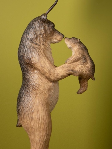 Lampă de masă din rășină maro, urs cu pui, abajur din bumbac negru, finisaj patinat, 93 x 36 cm, „Grizzly” - Img 4