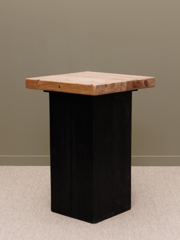 Măsuță laterală înaltă din lemn reciclat, natur, cu blat pătrat masiv și bază neagră, 105 x 70 x 70 cm, „Dionysos” - Img 2