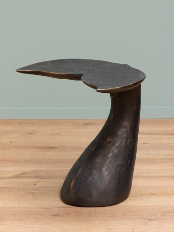 Măsuță laterală sculptată în formă de coadă de balenă, maro, finisaj patinat, 60 x 62,5 x 52,5 cm, „Ocean Spirit” - Img 3