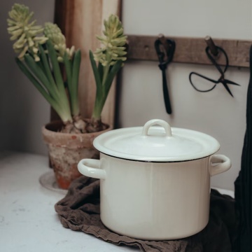 Oală de bucătărie vintage din oțel emailat, 3L, alb offwhite, Ø18×H17,5 cm, „Emil's Enamel" - Img 6
