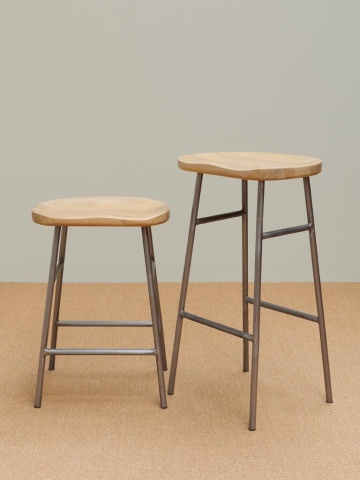 Scaun de bar din lemn de mango și metal, natur, pentru insulă, în stil industrial, cu șezut curbat și suport pentru picioare, 60 x 42 x 37 cm, „Hinto” - Img 7