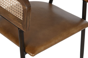 Scaun dining cu brațe din ratan și piele, maro, spătar curbat împletit și picioare negre din metal, 78 x 52 x 56 cm, „Cannage” - Img 2
