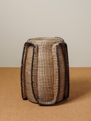 Taburet rotund din iarbă de mare și metal, natur, cu patru arce tivite cu negru, 50 x Ø 40 cm, „Quadrimac” - Img 2