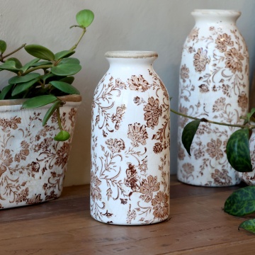 Vază decorativă albă din ceramică antichizată, pictată manual, cu motiv floral natur, 15,5x7,5 cm, „Grenoble" - Img 2