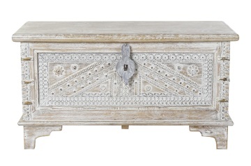 Cufăr sculptat din lemn de mango, alb, cu colțare din alamă și zăvor din metal, finisaj patinat, 45 x 88 x 40 cm, „Langeais” - Img 6