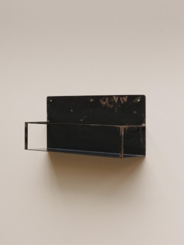 Etajeră de perete vintage din metal, negru, cu 1 raft și bordură din bandă metalică, 20 x 50 x 11 cm, „Ferrum” - Img 6