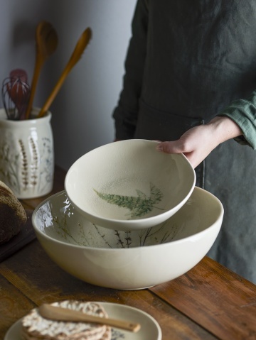 Farfurie adâncă din ceramică cu motiv floral aplicat manual, D21×H6 cm, 1000 ml, „Bea" - Img 2